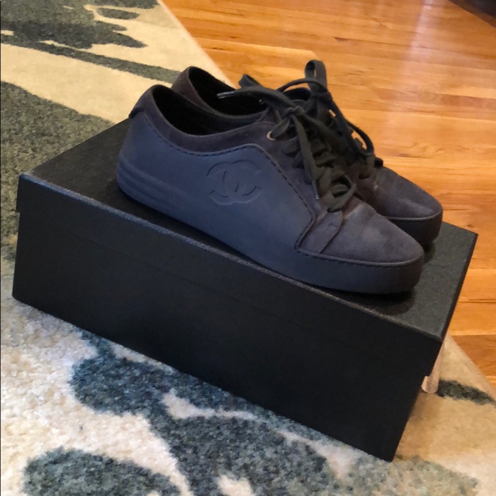 Chanel Sneakers 5.5